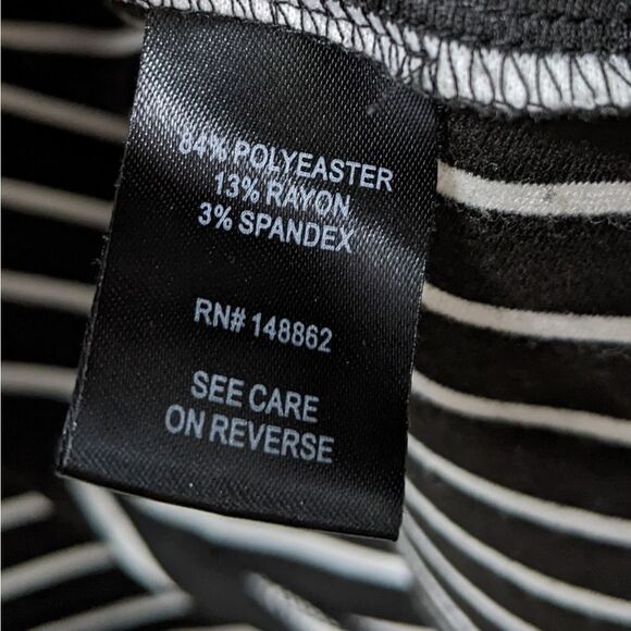 TORRID Black White Striped Circle Skater Skirt 3X - Picture 8 of 9